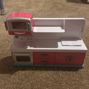 Toy kitchen